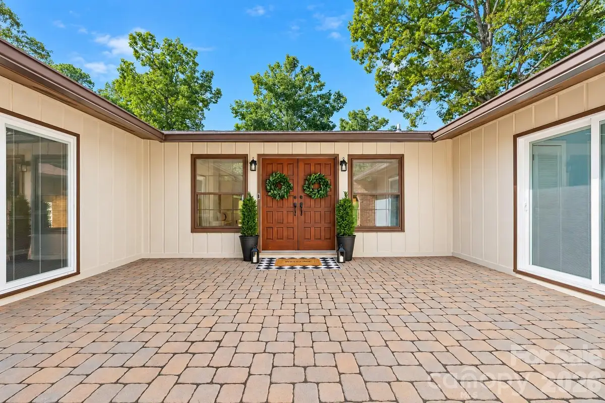 4024 Wandering Lane, Hickory, NC 28601 - #1