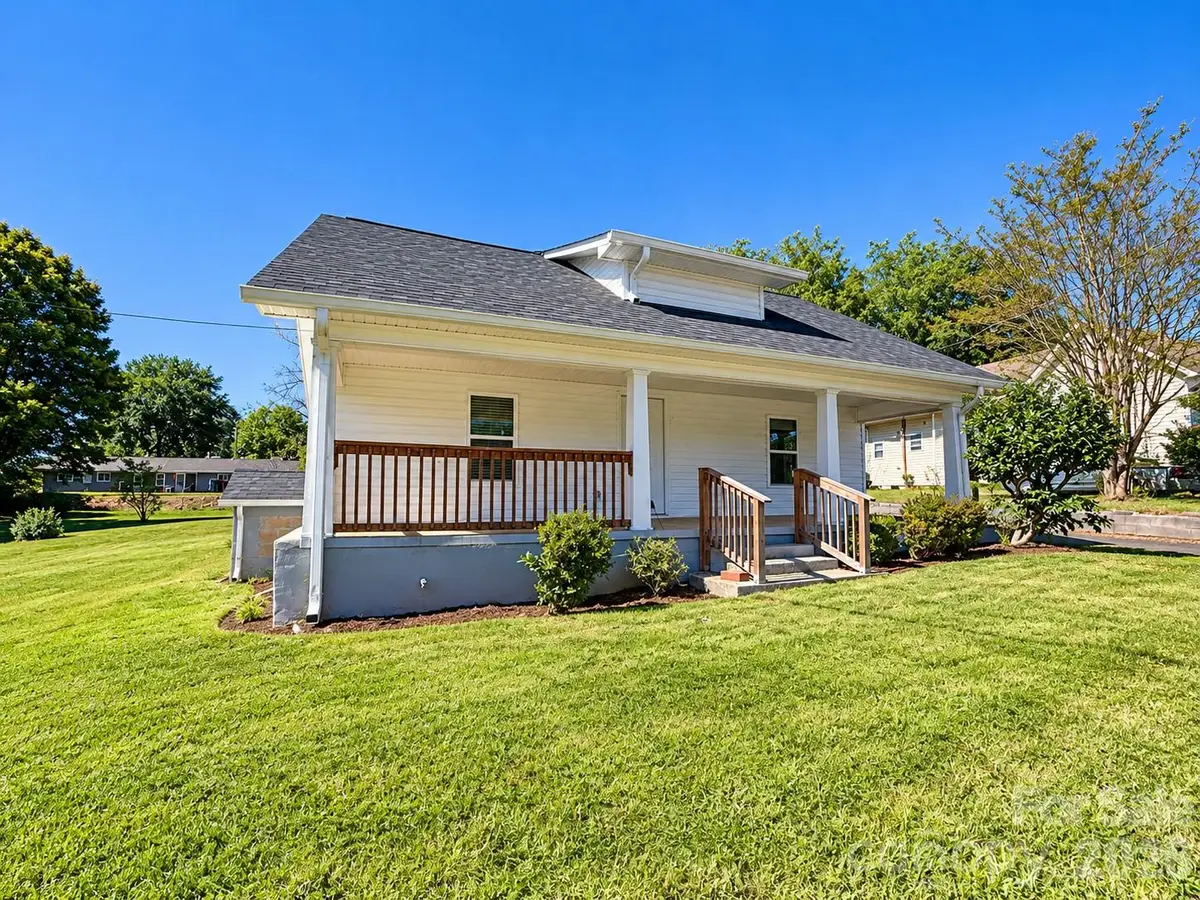 335 Unit A & Unit B N Oakland Avenue, Statesville, NC 28677 - #1