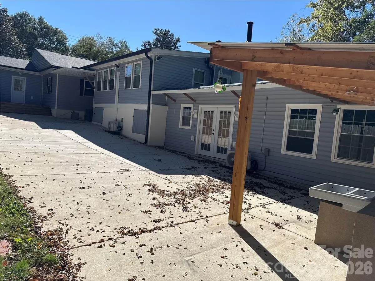 214 E Springs Street, Lancaster, SC 29720 - #1