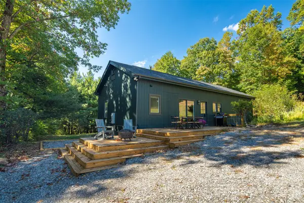 1138 Lump Road, Purlear, NC 28665