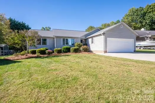 3647 Lake Shore Road S, Denver, NC 28037