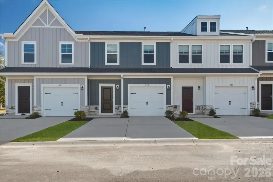 515 Barkdust Lane, Charlotte, NC 28216 - #2