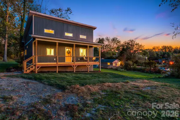 118 Vance Street, Hendersonville, NC 28739