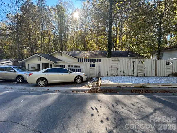 43 Candler School Road, Candler, NC 28715