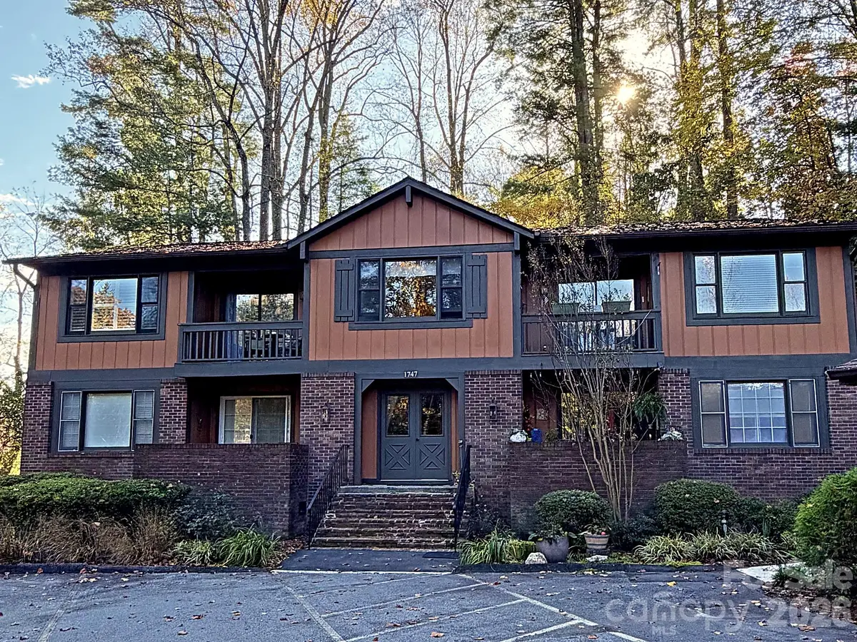 1747 Haywood Manor Road, Hendersonville, NC 28791 - #1
