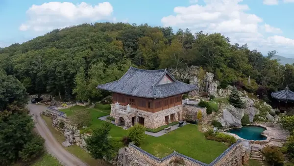 106 Airport Dr, Hot Springs, VA 24445