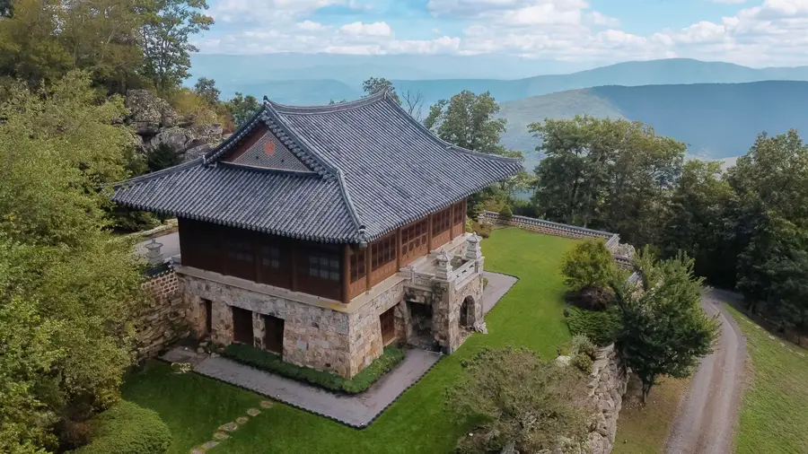 106 Airport Dr, Hot Springs, VA 24445 - Image #2