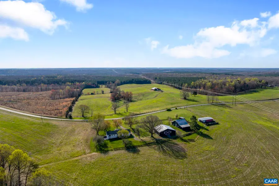 912 Shores Rd, Palmyra, VA 22963 - #2