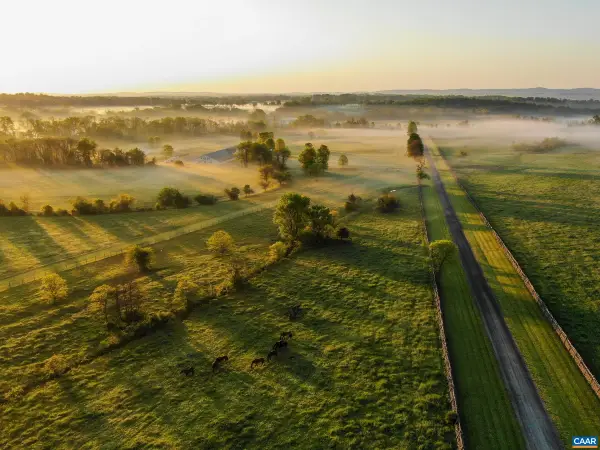 21515 Trappe Rd, Upperville, VA 20185