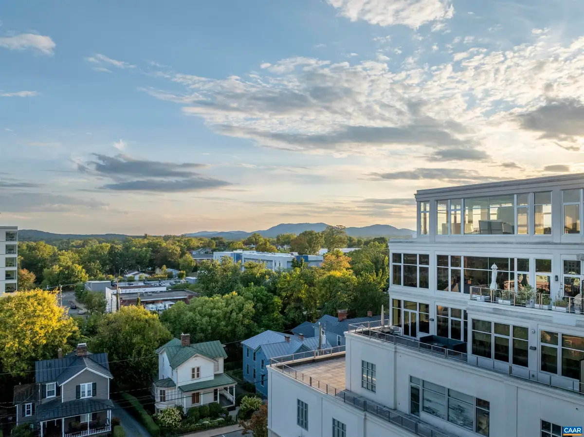 218 Water St W, Charlottesville, VA 22902 - Image #1