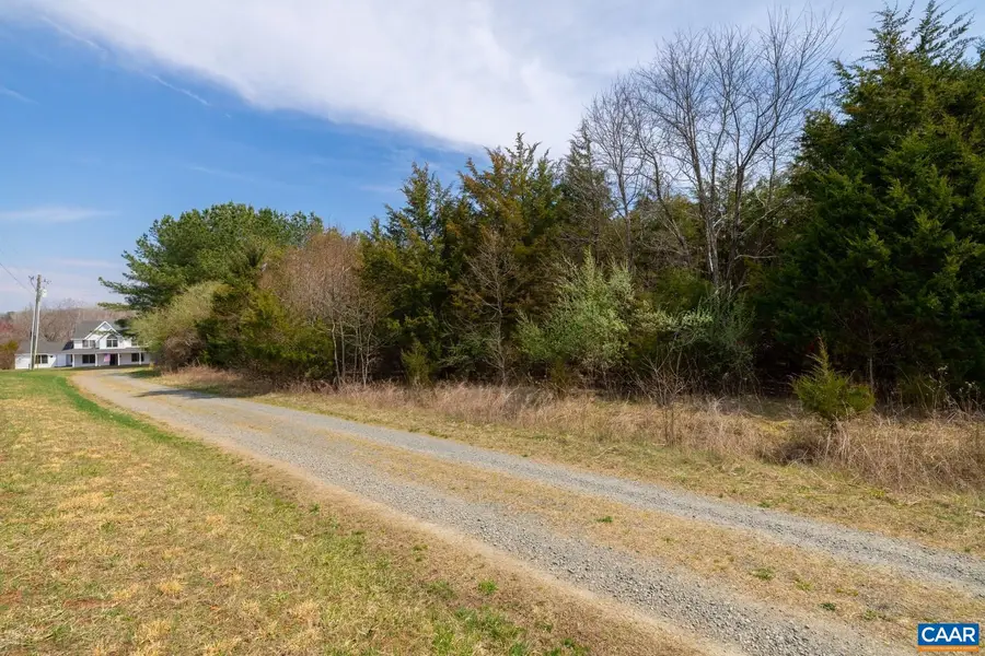 1280 Jones Overlook, Howardsville, VA 24562 - #2