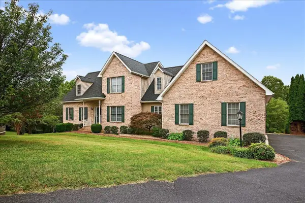 88 Johns Valley Dr, Fishersville, VA 22939