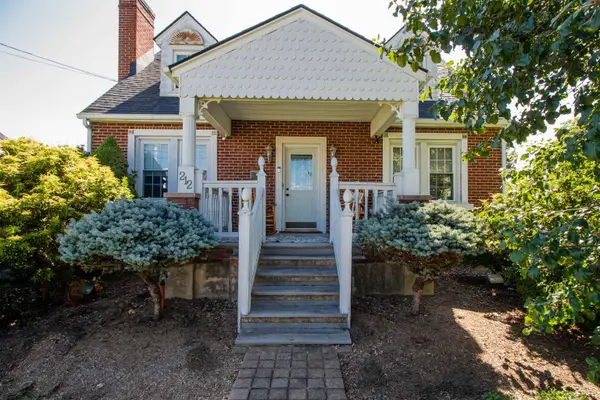 212 Stuart Ave N, Elkton, VA 22827