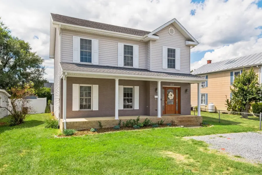 303 Jackson Ave, Elkton, VA 22827 - Image #2