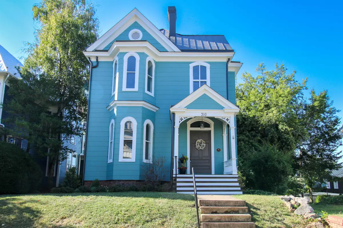 310 Berkeley Pl, Staunton, VA 24401 - #1