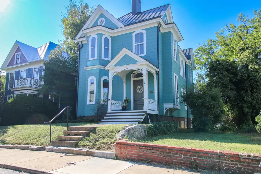 310 Berkeley Pl, Staunton, VA 24401 - #2