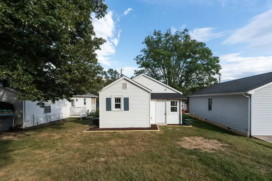 404 F St, Staunton, VA 24401 - Image #2