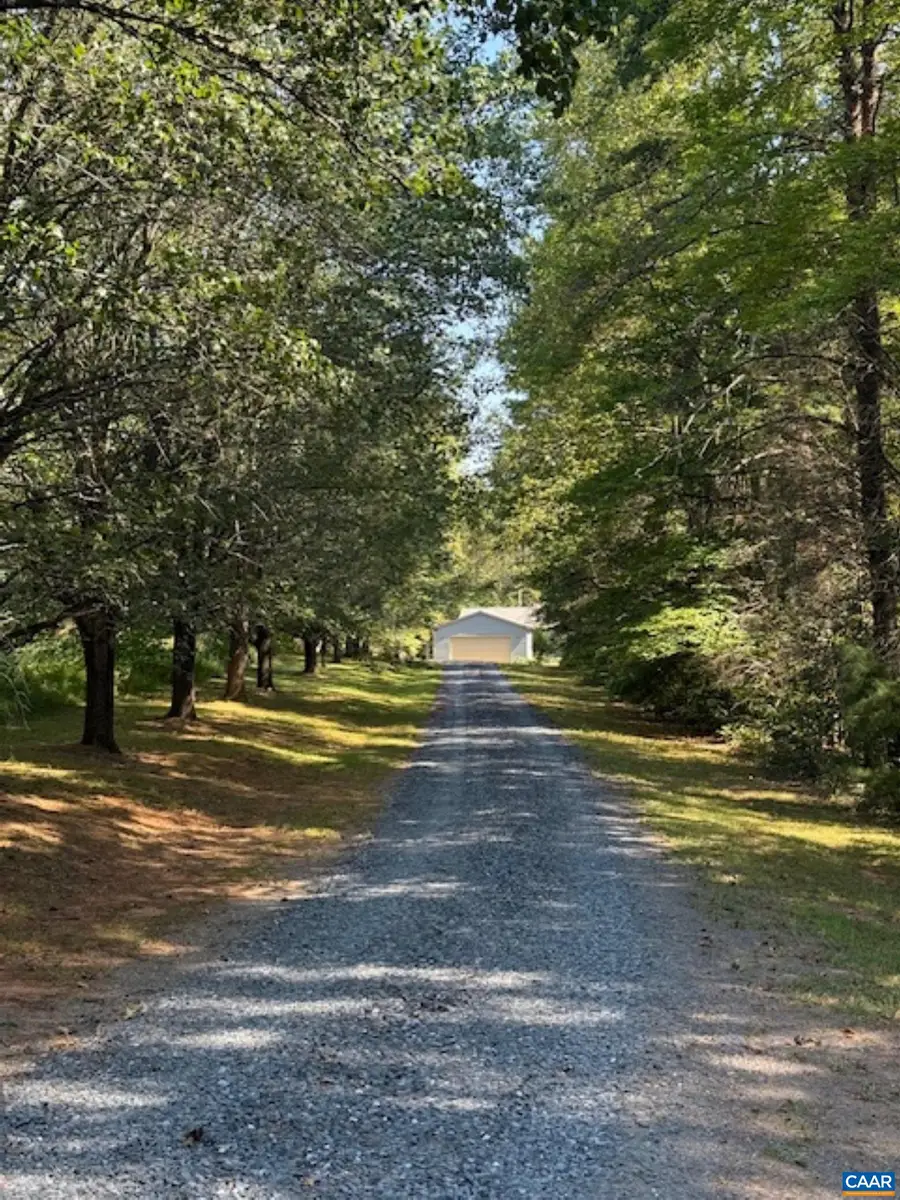 710 Sharps Creek Rd, Scottsville, VA 24590 - #3