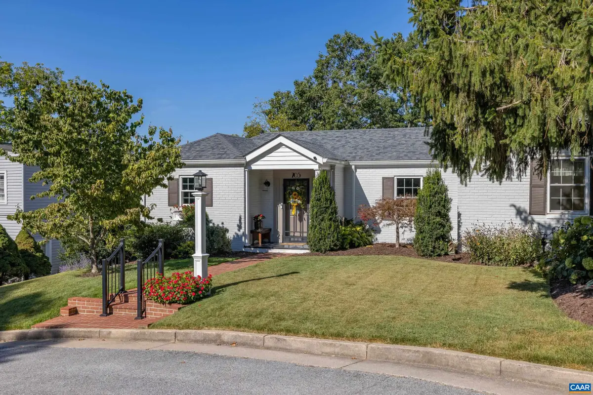 705 Oak Ave, Waynesboro, VA 22980 - #1