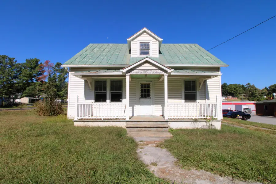 489 Lee Jackson Hwy, Staunton, VA 24401 - Image #2