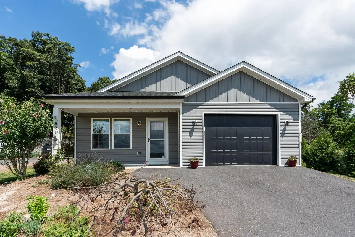 307 Kaolin Spring Ln, Greenville, VA 24440 - #1