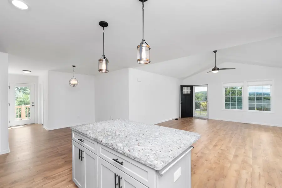 307 Kaolin Spring Ln, Greenville, VA 24440 - #3
