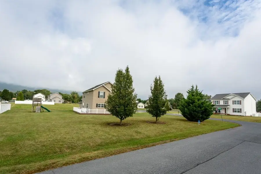 510 Biltmore Dr, McGaheysville, VA 22840 - #2