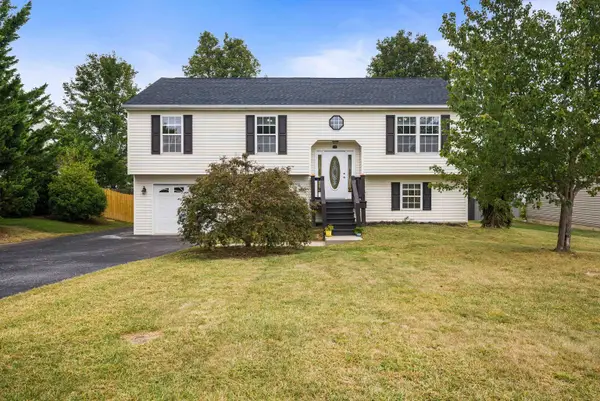 14 Carrollton Ct, Weyers Cave, VA 24486