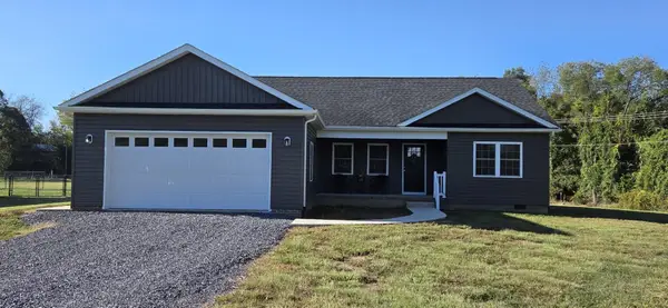 809 6th St, Grottoes, VA 24441