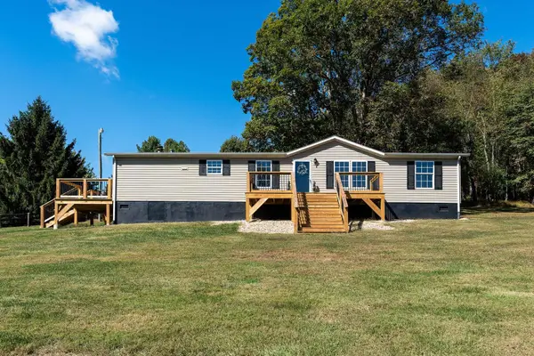 713 Newport Rd, Steeles Tavern, VA 24476