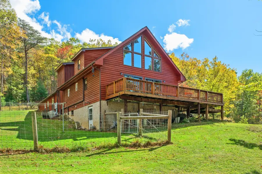 65 Cubbley Rd, Hot Springs, VA 24445 - #2