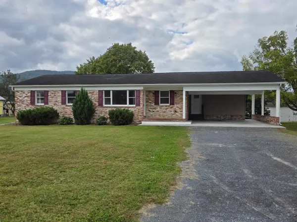 307 Spring Ave W, Elkton, VA 22827