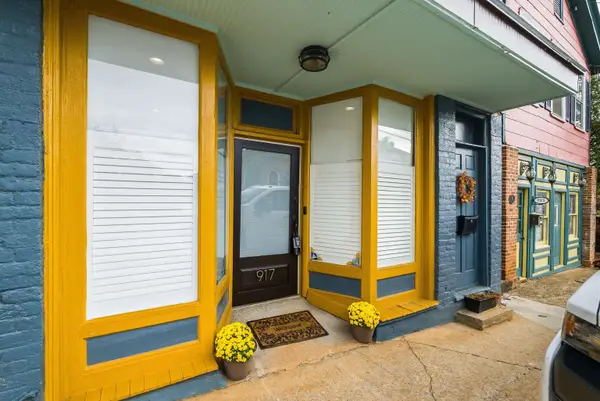 917 Beverley St W, Staunton, VA 22980