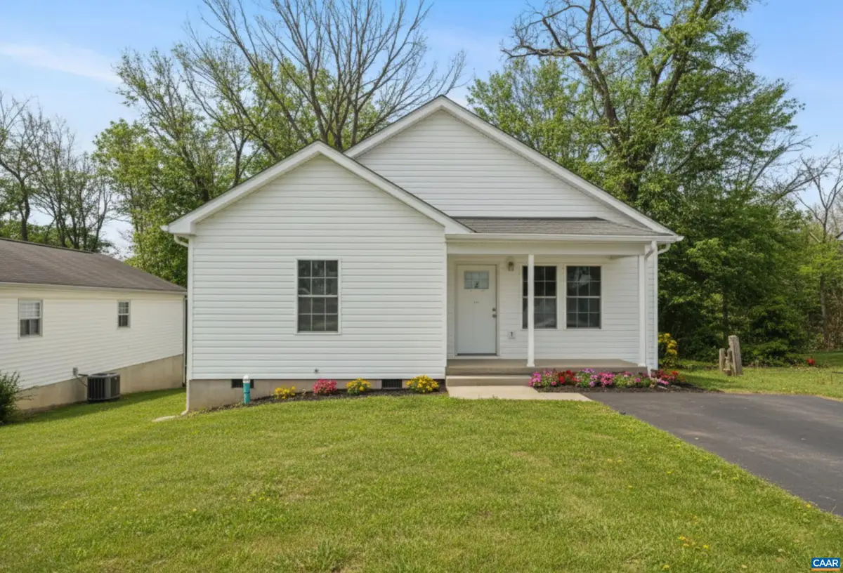 913 Gardner St, Waynesboro, VA 22980 - #1