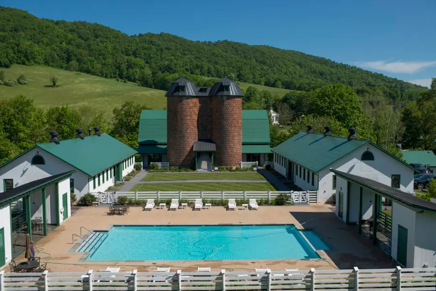 21 Shepherds Trl, Hot Springs, VA 24445 - #3