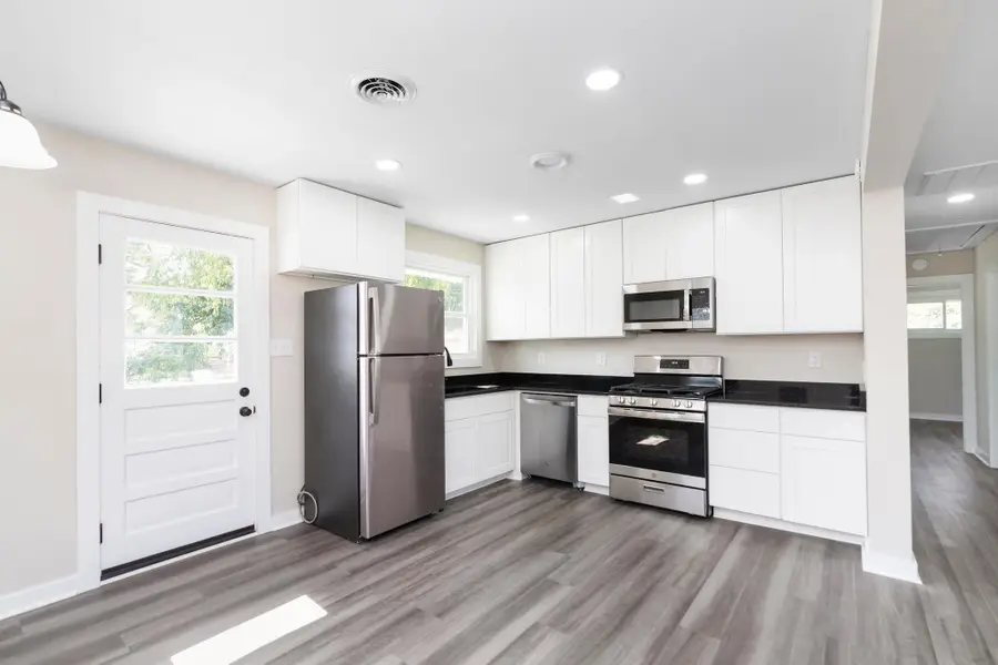 124 Loudoun Ave, Waynesboro, VA 22980 - Image #2