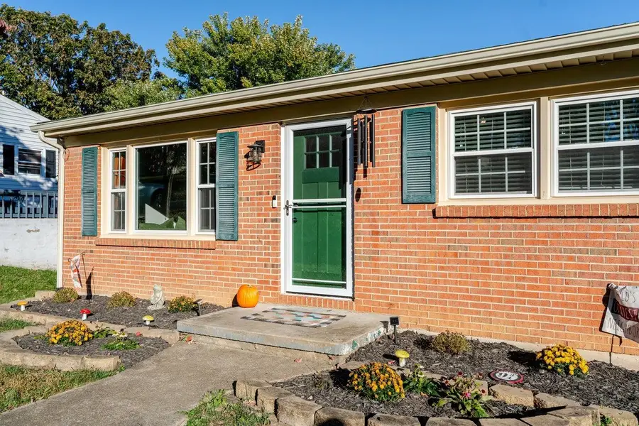 316 Thomas St, Staunton, VA 24401 - Image #3