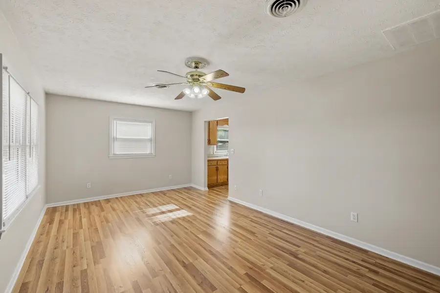 16 Kelford St, Verona, VA 24482 - Image #3