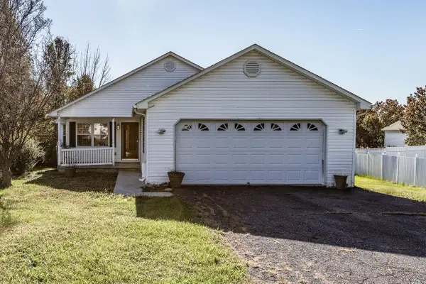 32 Harper St, Weyers Cave, VA 24486