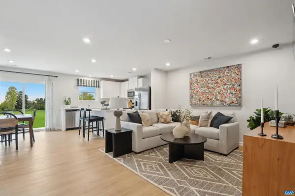 44 Grayson Village Dr, Barboursville, VA 22923