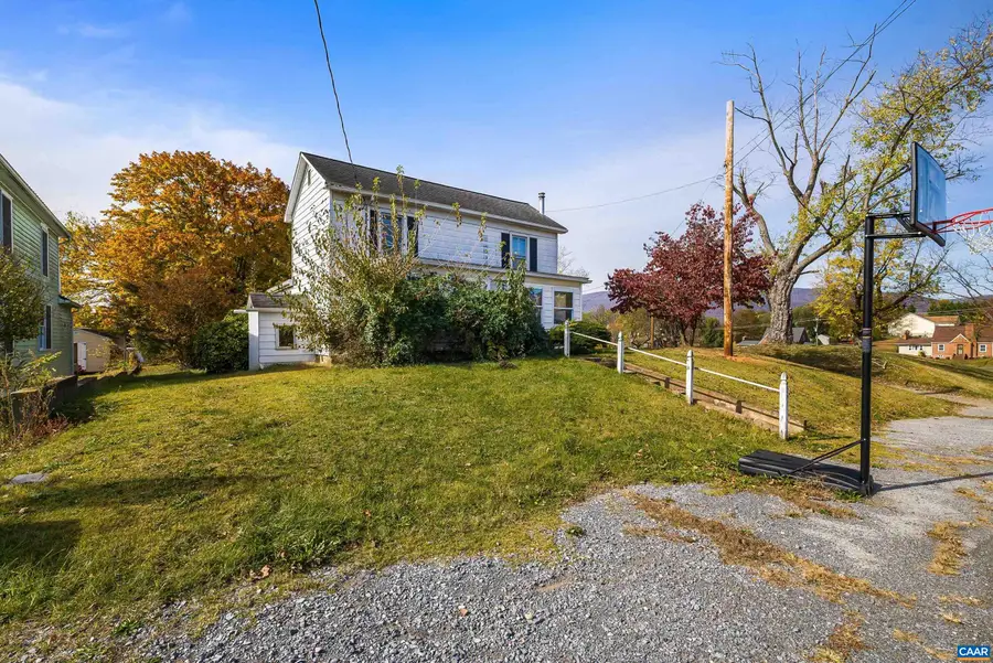 613 6th St, Shenandoah, VA 22849 - #2