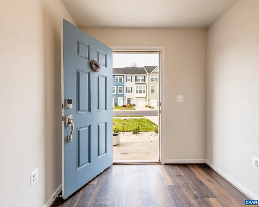 236 Willowshire Ct, Waynesboro, VA 22980 - Image #2