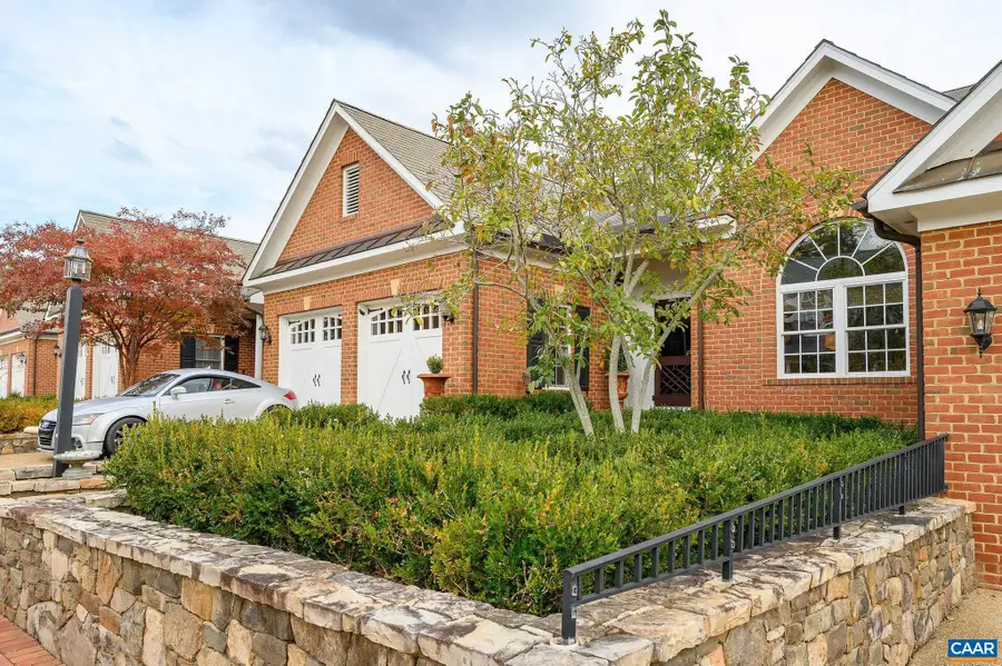 824 Colridge Dr, Charlottesville, VA 22903 - #2