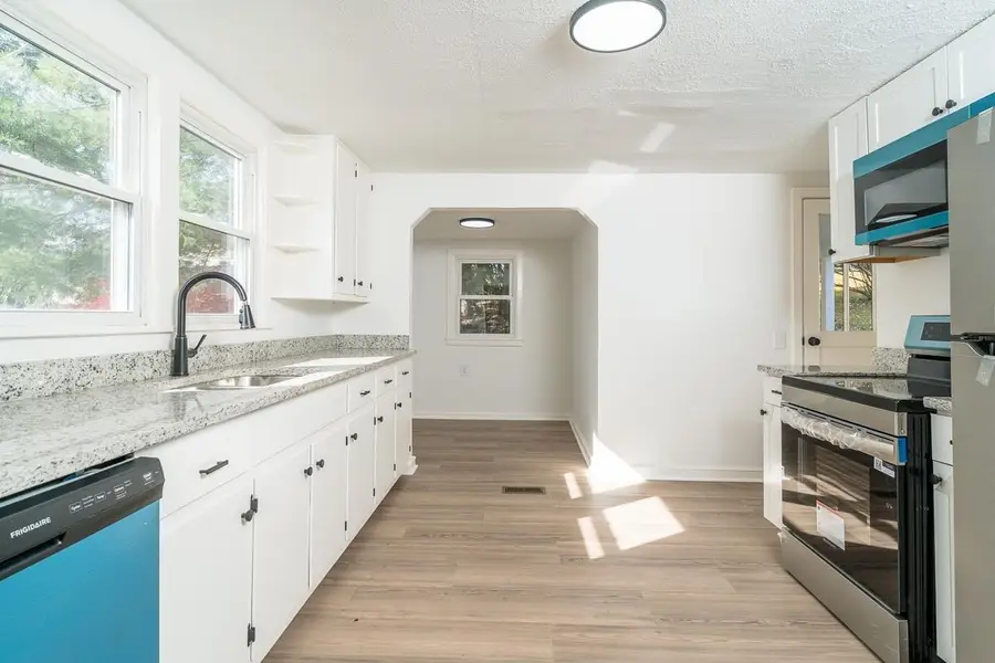 106 Grubert Ave, Staunton, VA 24401 - #2