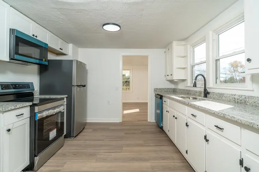 106 Grubert Ave, Staunton, VA 24401 - #3