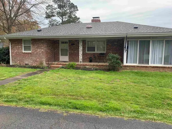 1392 Jefferson St, Boydton, VA 23917