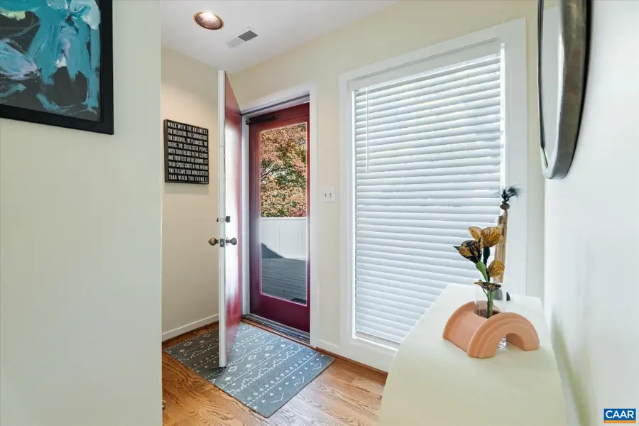 301 2nd St Nw, Charlottesville, VA 22902 - Image #3