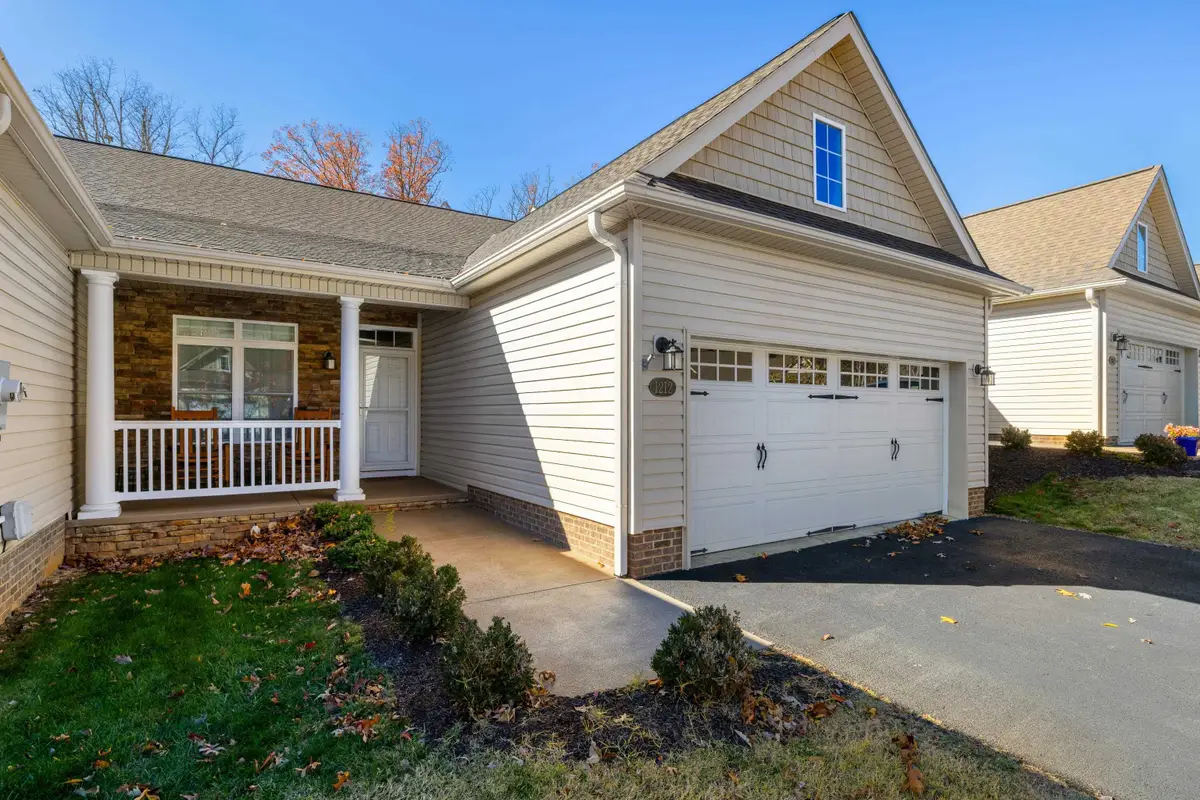 1212 Stocker St, Staunton, VA 24401 - #1