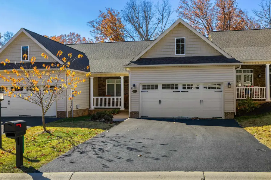 1212 Stocker St, Staunton, VA 24401 - #3