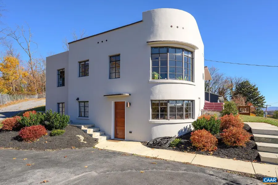 645 Frederick St W, Staunton, VA 24401 - #3